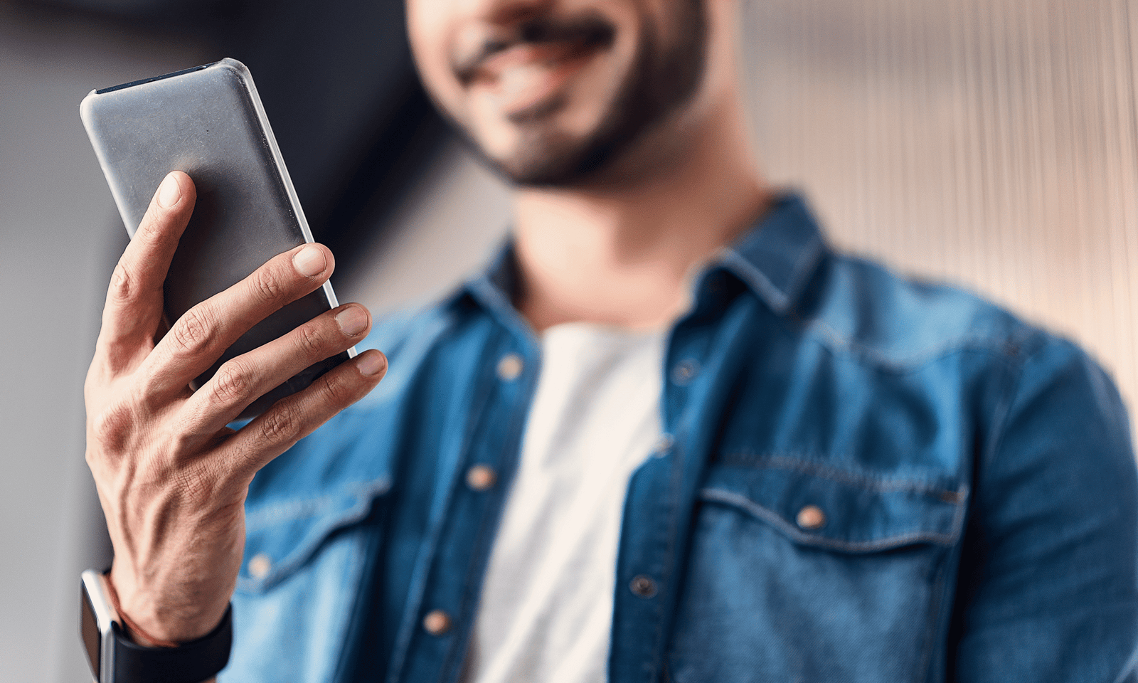 Mehr über den Artikel erfahren Handytarife: Datenvolumen sparen, Kostenfallen vermeiden und clever vergleichen